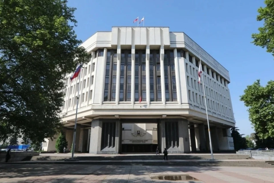 Константинов: в Крыму национализируют заводы и пансионаты бизнесменов из Украины. Фото: пресс-служба Государственного совета Республики Крым