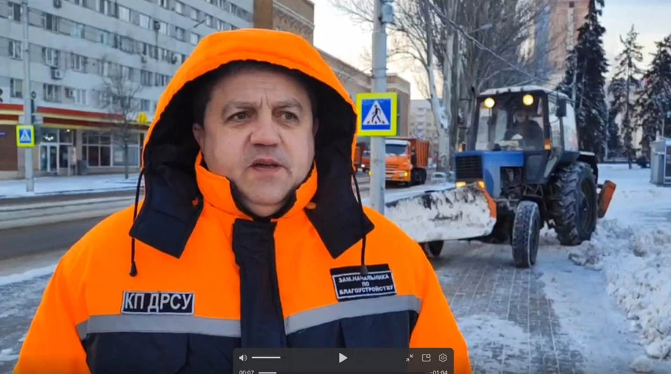 Коммунальщики продолжают борьбу со снежной стихией
