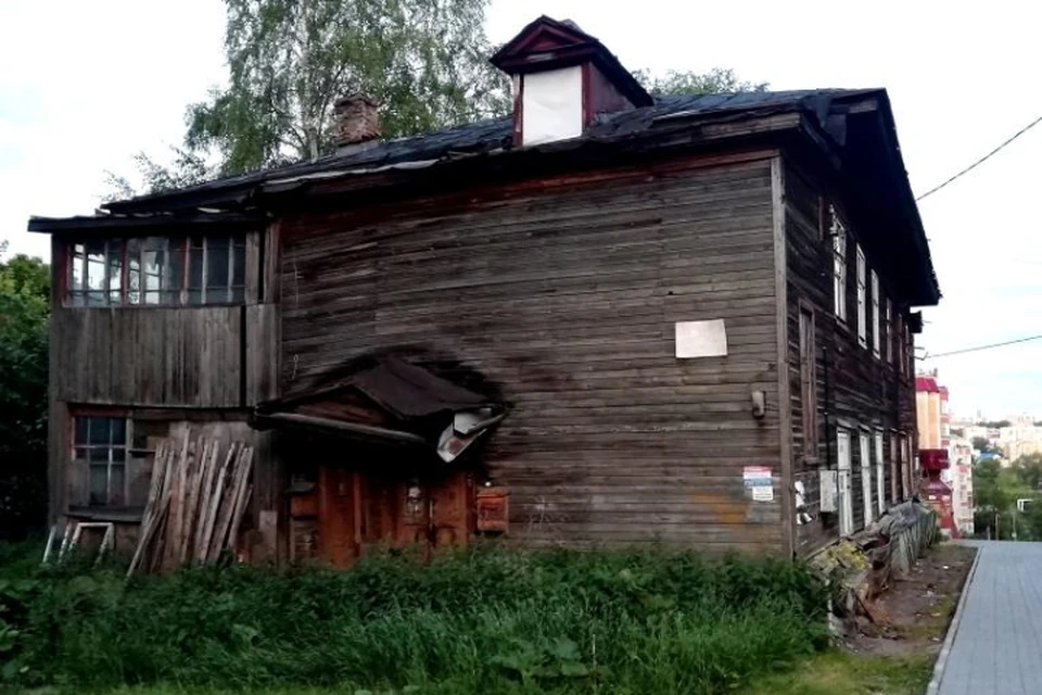 Аварийные здания выявили на двух улицах поселка. Фото: прокуратура Кировской области