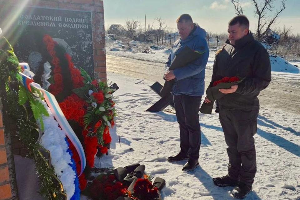 В Авдеевке в годовщину освобождения города почтили память погибших военнослужащих и мирных жителей. Фото: ТГ/Волошин