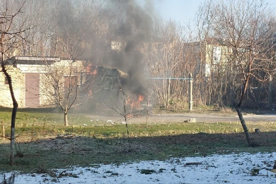ВСУ атаковали беспилотником двор жилого дома на улице Карла Маркса. ФОТО: тг-канал Павла Филипчука
