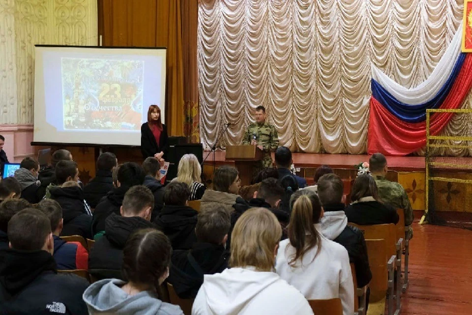 В Геническе Херсонской области стартовала акция по изготовлению гуманитарной помощи в зону проведения спецоперации. ФОТО: Управление Росгвардии по ХО