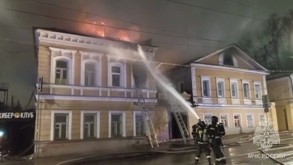 Особый режим ввели в Нижнем Новгороде из-за пожара в усадьбе Вагина.