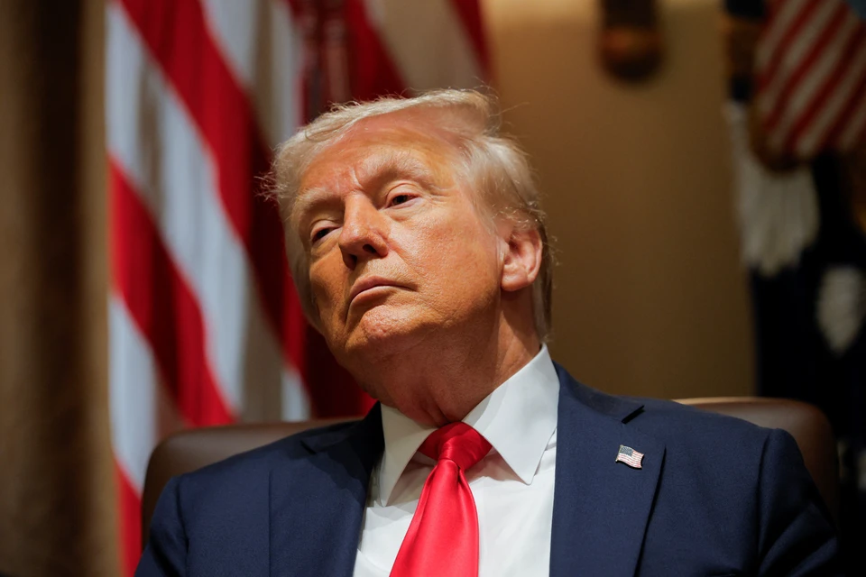Конгрессмены США предложили назвать в честь Трампа штат, аэропорт, день и флаг