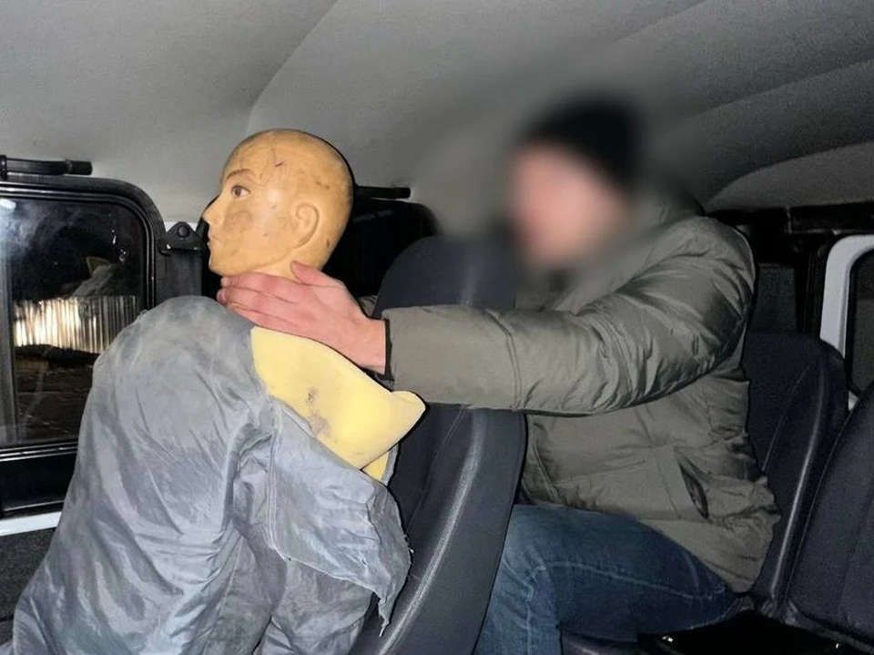 В Калуге мужчина напал на полицейского