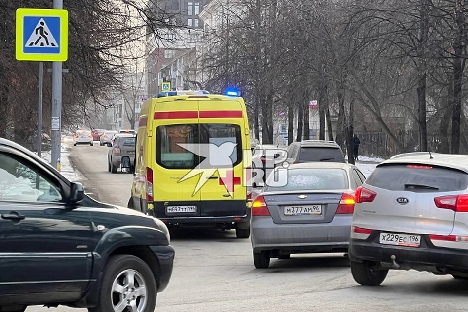 На месте ДТП работала бригада медиков