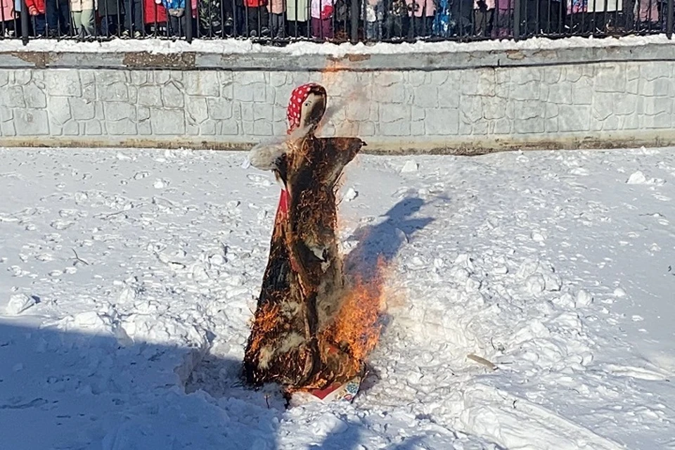 Масленицу отметили сожжением чучела