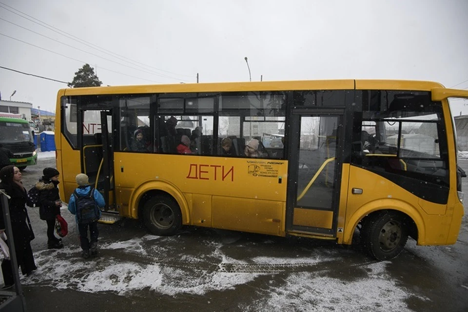 По подсчетам администрации, дорога до школы из этих мест занимает у ребят до 2 часов