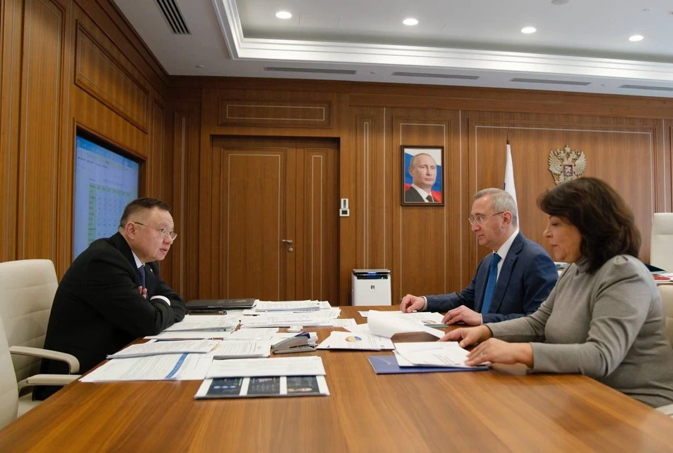 Владислав Шапша обсудил вопросы ЖКХ и строительства