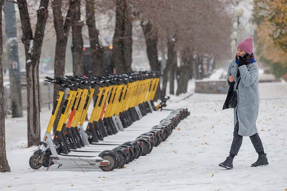 Горожан призвали не кататься во время гололеда и снегопадов.