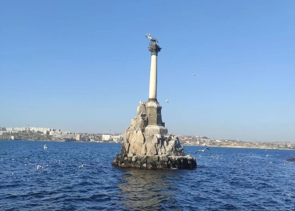 В Севастополе приостановил движение морской транспорт