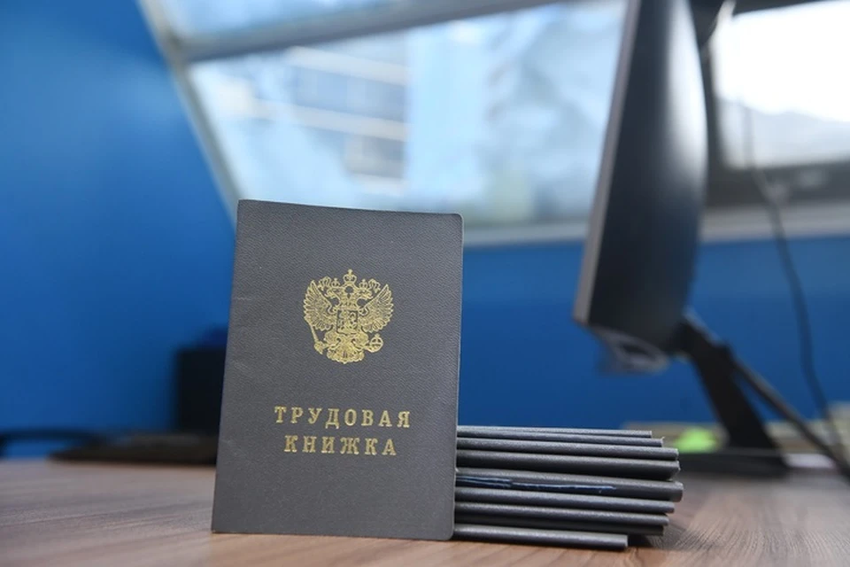Во время проверок прокуратуры, глава написал заявление на увольнение по собственному желанию