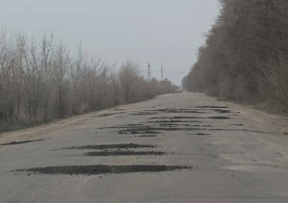 В Новокаховском округе Херсонской области ремонтируют дороги. ФОТО: тг-канал Виталия Гуры