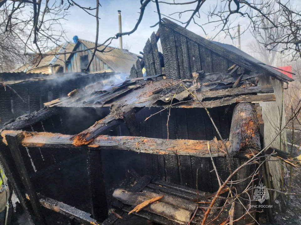 Пожар вспыхнул в частном секторе. ФОТО: МЧС России