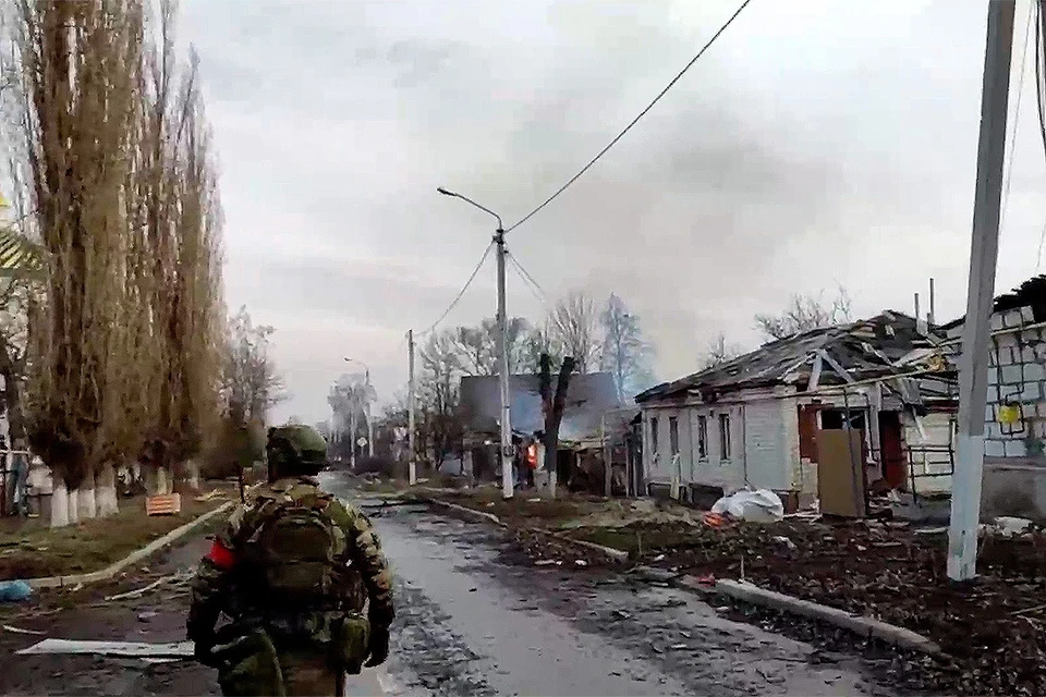 Российские военные показали город Суджа после освобождения