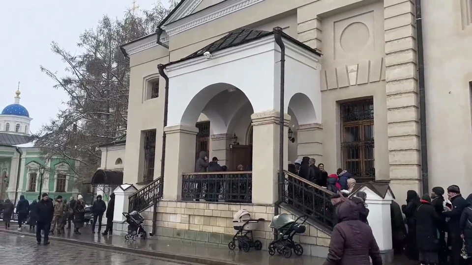 В Калужской области сотни людей пришли проститься со старцем Илием