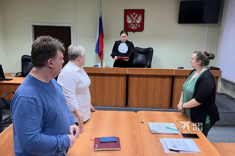 В курице - кишечная палочка и сальмонелла: поставщика еды для СУНЦ УрФУ закрыли после массового отравления