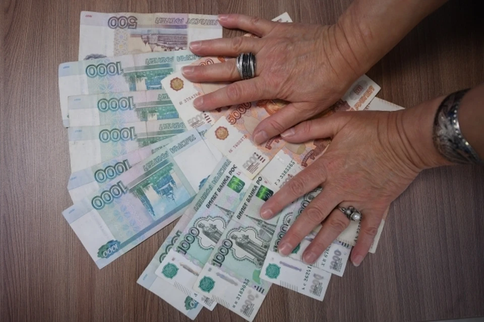 В целях обеспечения исковых требований на шесть квартир обвиняемой судом наложен арест.