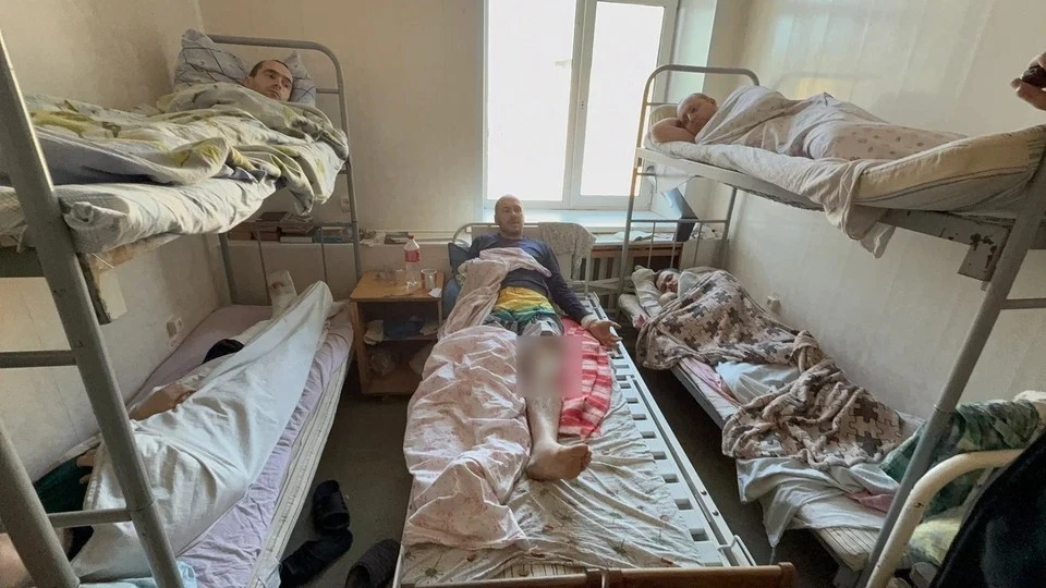 Хирург Винокуров: Мы относимся к ним по-человечески к раненым бойцам ВСУ