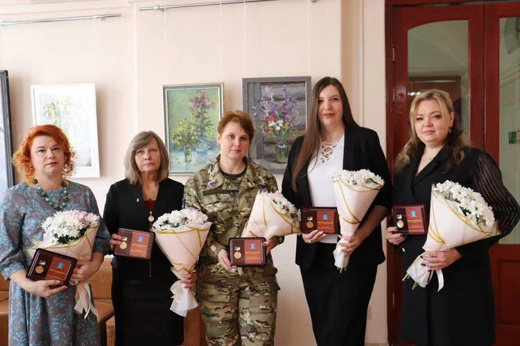 Пять ульяновских волонтёров получили нагрудные знаки «За содействие СВО»