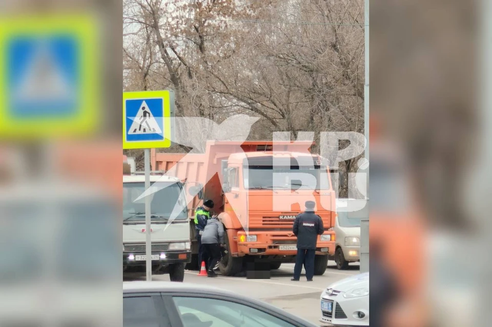 В Красноярске КамАЗ насмерть сбил 77-летнюю женщину