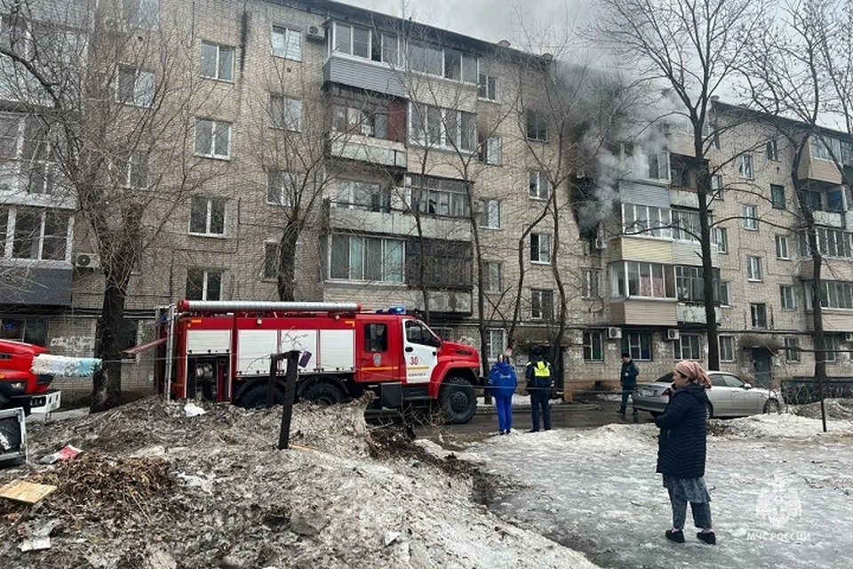В Хабаровске горела квартира в пятиэтажном доме Фото: ГУ МЧС России по Хабаровскому краю