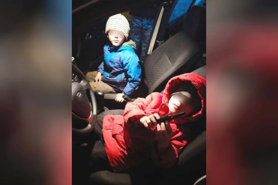 Детей передали родителям.Фото: Росгвардия по Петербургу и Ленобласти