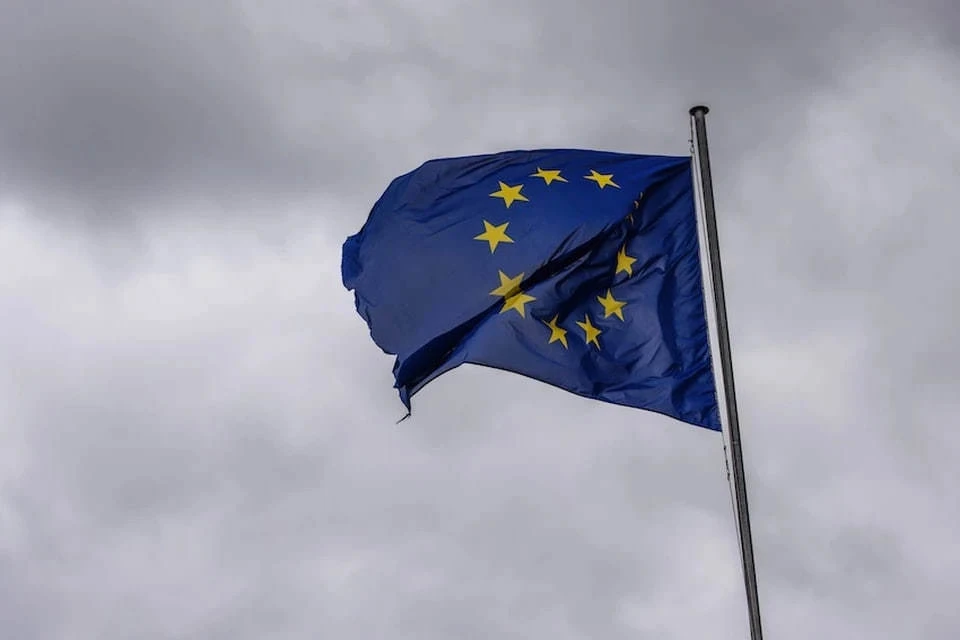 ЕС приостанавливает ответные меры в отношении импорта из США на три месяца