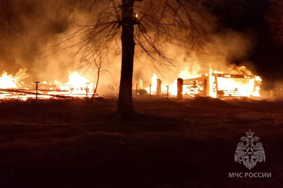 В деревне под Переславлем за одну ночь сгорели три деревянных дома.