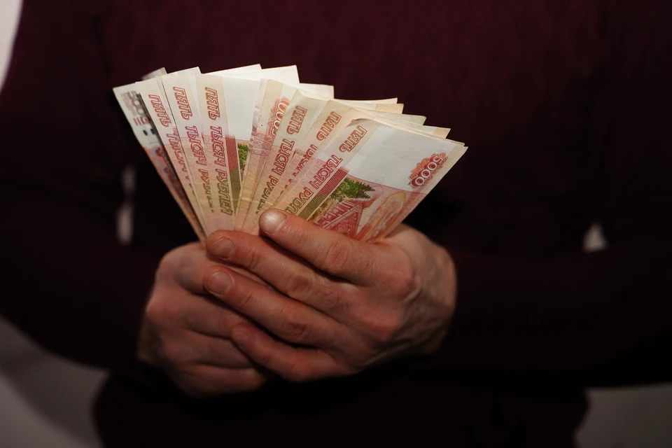 Неизвестные путем обмана похитили у студентки более 1,3 млн рублей.