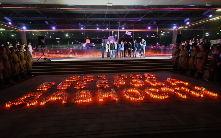 «Без срока давности»: полторы тысячи огней зажгли в Волгограде в память о жертвах геноцида в Сталинграде
