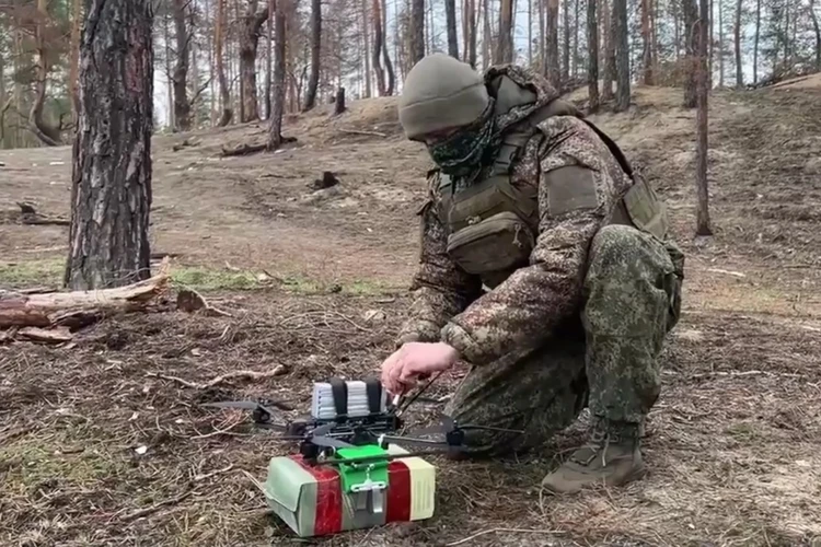 Более 5 тонн продовольствия доставили операторы БПЛА по воздуху на боевые позиции