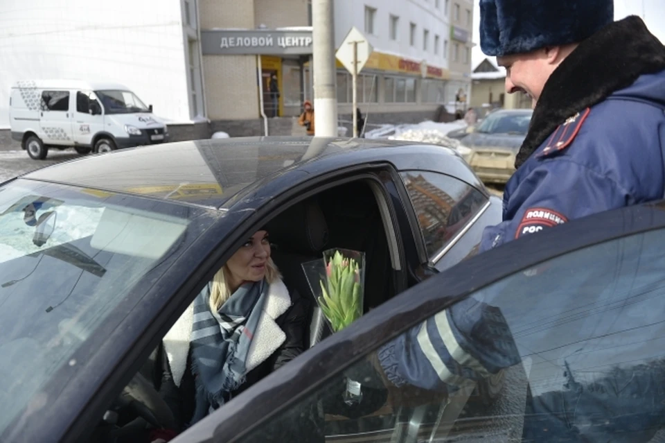 Также на специальные стоянки было помещено 85 автомобилей, из которых 47 были задержаны за нарушения правил остановки и стоянки.