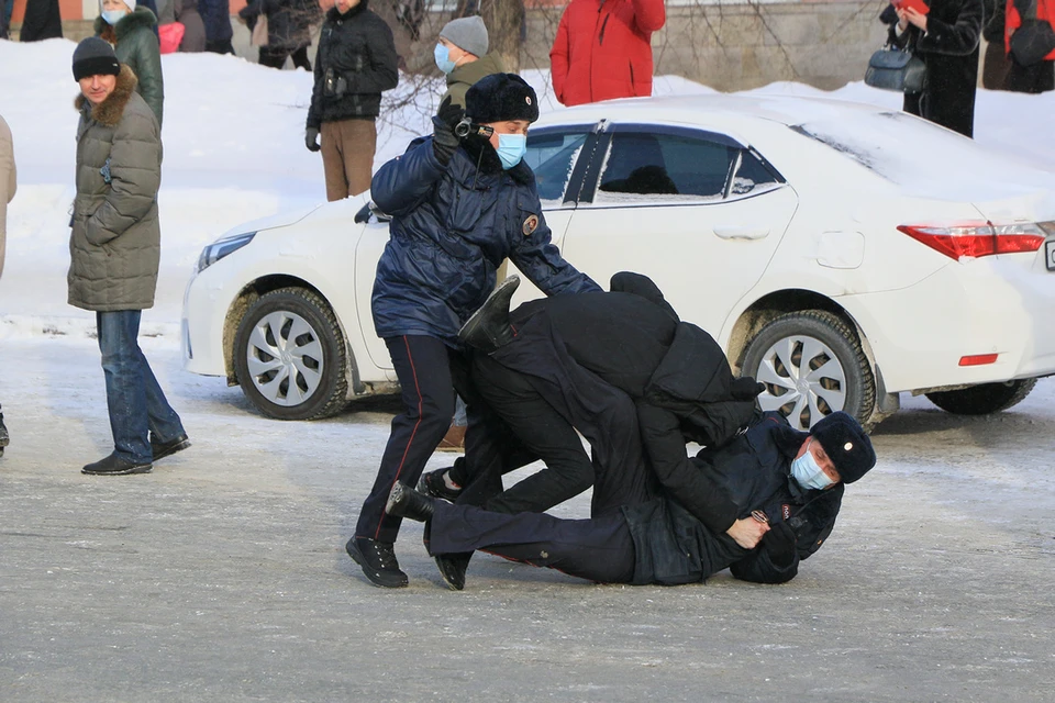Сотрудники задержали подозреваемого в угоне автомобиля.