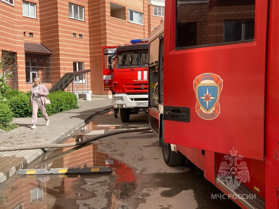 Возгорание произошло в одной из квартир на третьем этаже.
