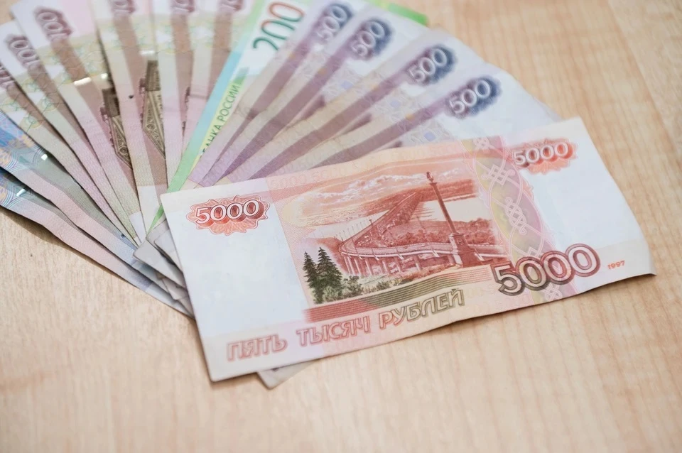В Кировской области полицейским и росгвардейцам выплатили по 20 тысяч рублей
