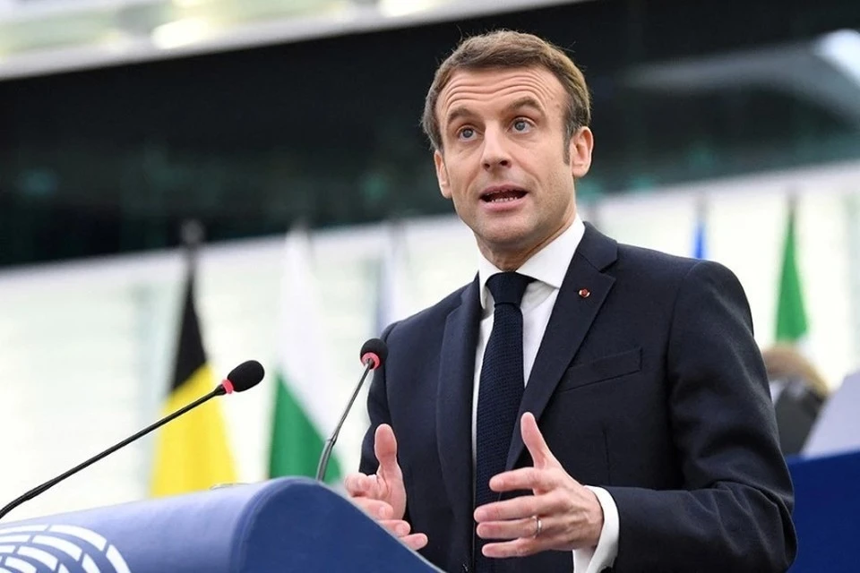 Le Monde: президент Макрон хочет повлиять на выборы нового Папы Римского