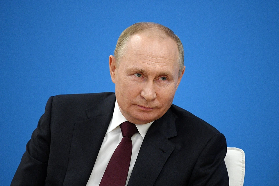 Путин показал журналисту Зарубину свое жилье в Кремле.