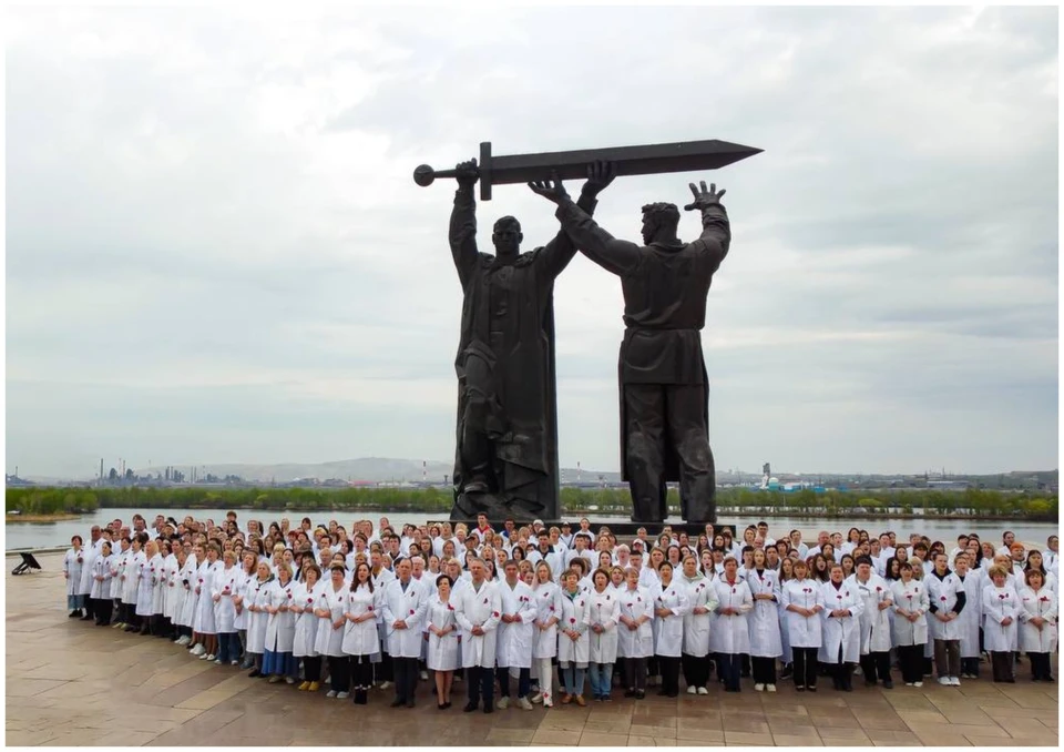 Клип включили в трогательный мини-фильм, посвященный защитникам Отечества. Фото: пресс-служба магнитогорской ГБ№2.