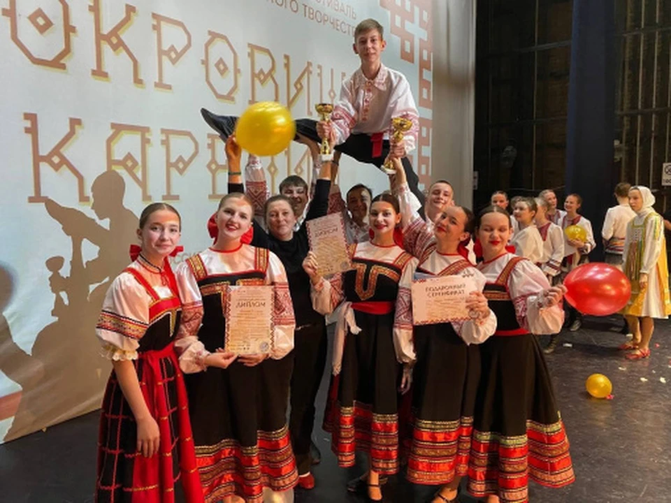 Наш коллектив завоевал несколько призовых мест, благодаря чему получил приглашение на престижный фестиваль-конкурс в Санкт-Петербурге.