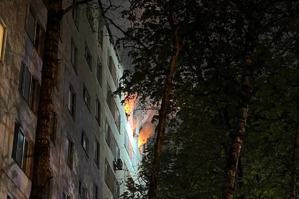Местные говорят, что "рвануло" в 12-м. На самом верхнем этаже