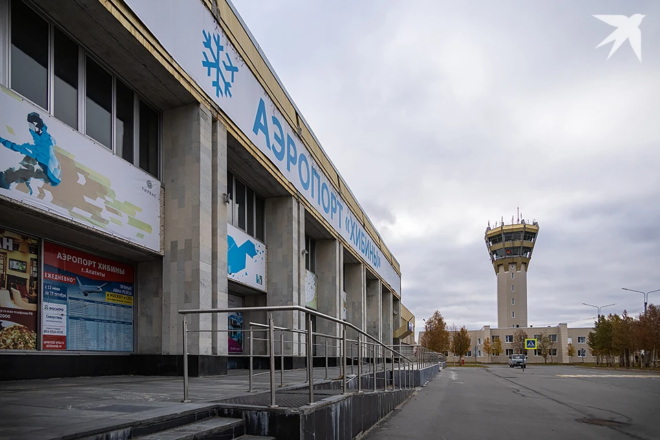 Ограничения на работу воздушной гавани введены для обеспечения безопасности полетов гражданских воздушных судов.