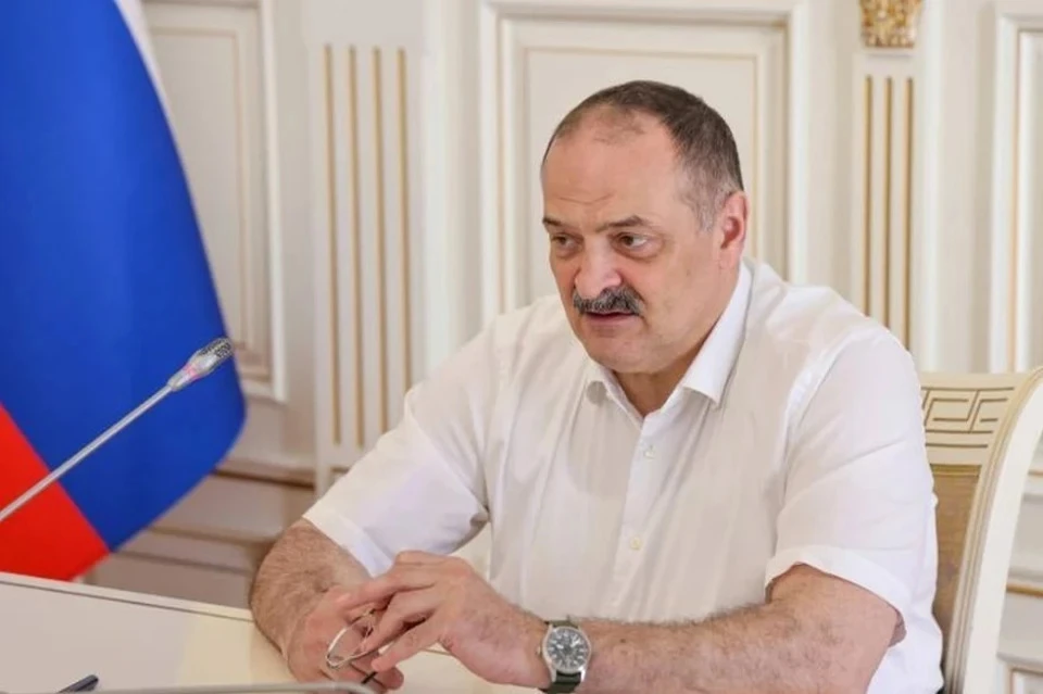 Глава Дагестана Меликов выразил соболезнования родным двух погибших полицейских Фото: Telegram-канал Сергея Меликова