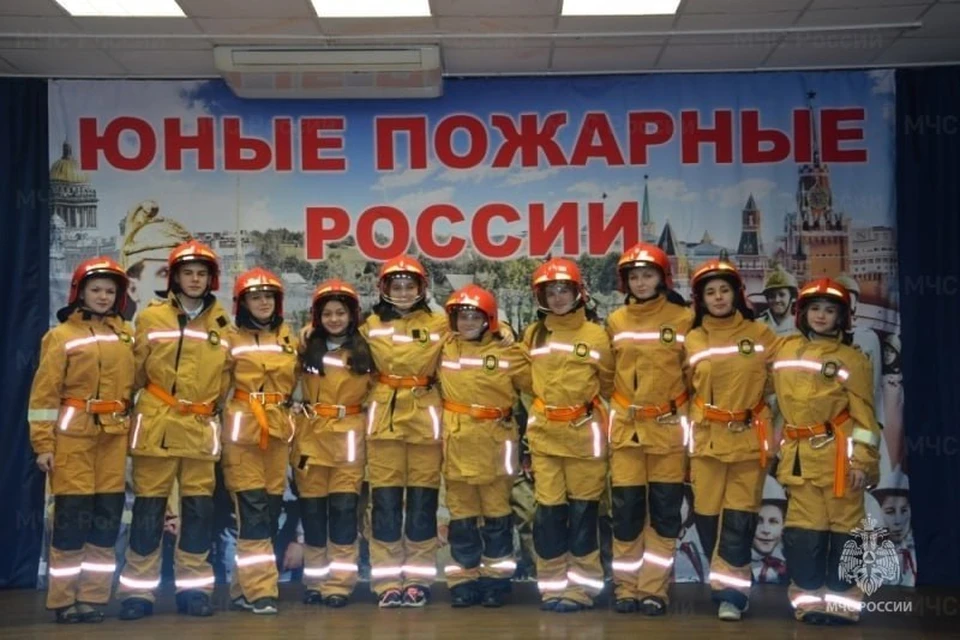 Юные огнеборцы Калужской области соревновались на региональном конкурсе.