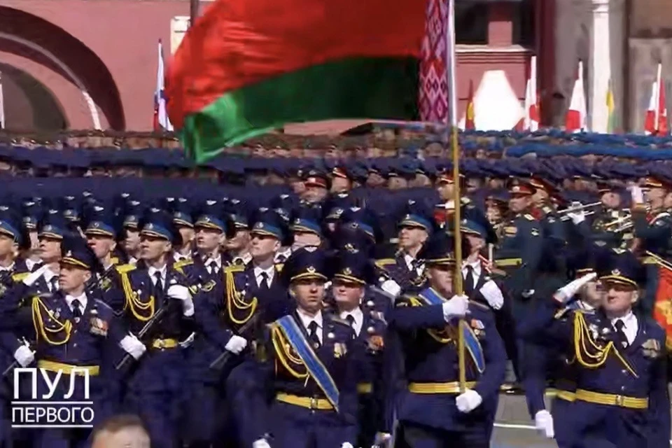 Белорусский парадный расчет был в новой форме на параде на Красной площади. Фото: скриншот с видео телеграм-канала «Пул Первого»