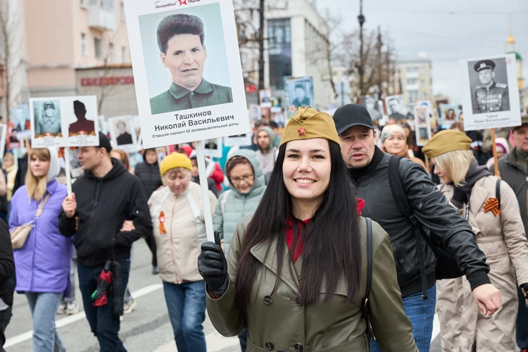 Опубликованы главные фото с акции «Бессмертный полк» в Перми