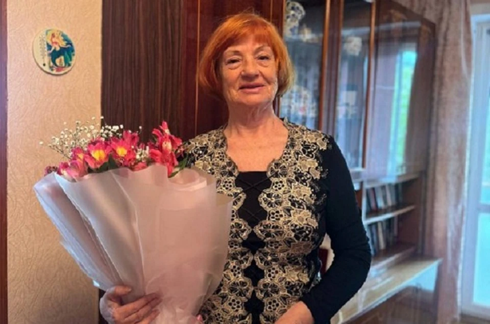 Несмотря на почтенный возраст, Галина Дмитриевна по-прежнему ведет активный образ жизни, много шутит и беспокоится о близких. Фото: ТГ/Чертков