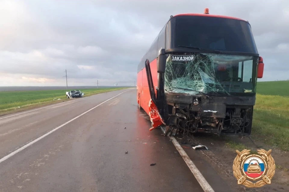 В аварии с автобусом погиб водитель автомобиля. Фото: Госавтоинспекция Ростовской области.