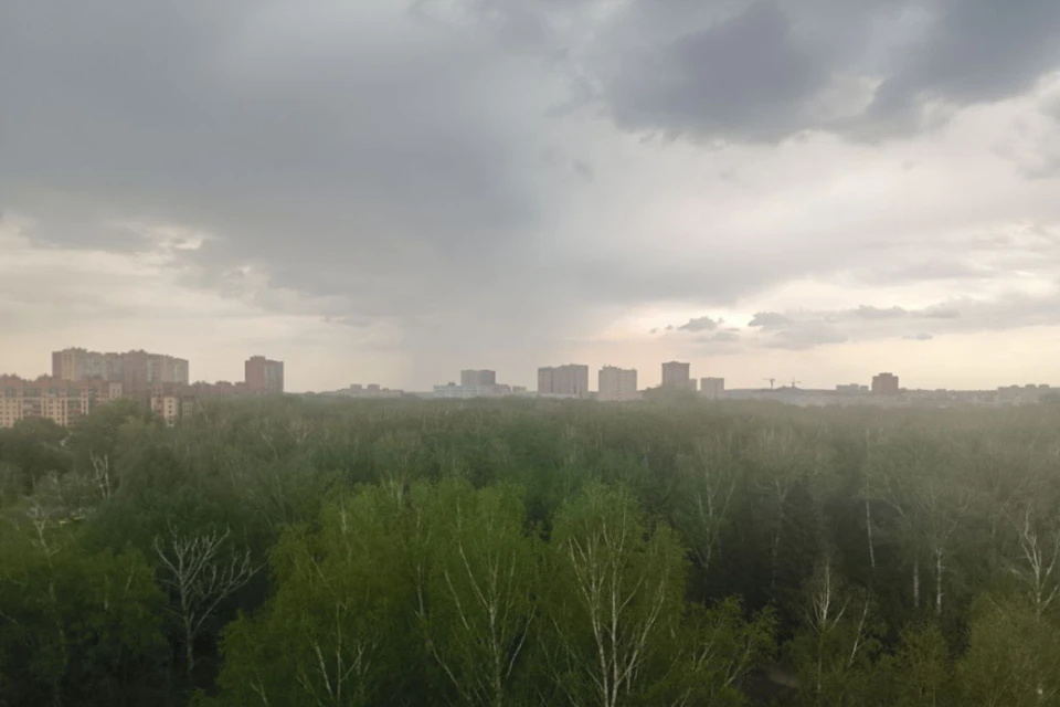 Мощный ливень прошел на правом берегу Новосибирска.
