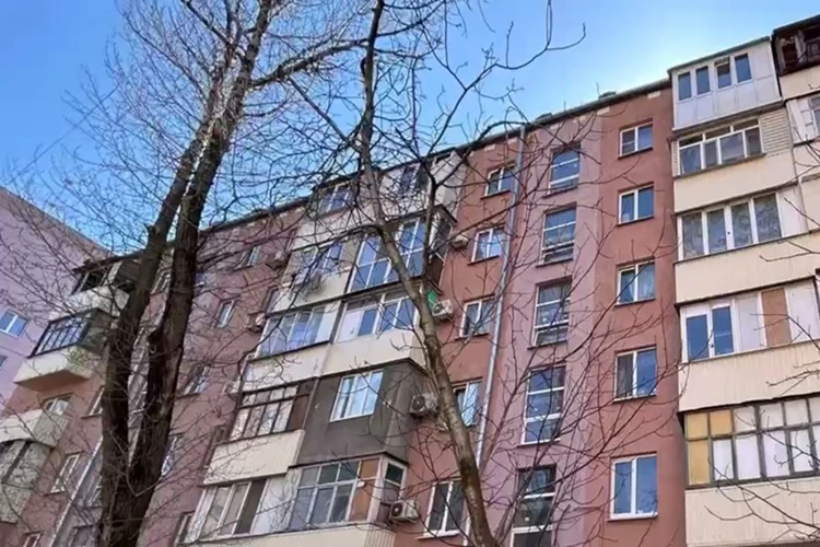 Строители из Башкортостана заканчивают ремонт жилого дома в Мариуполе